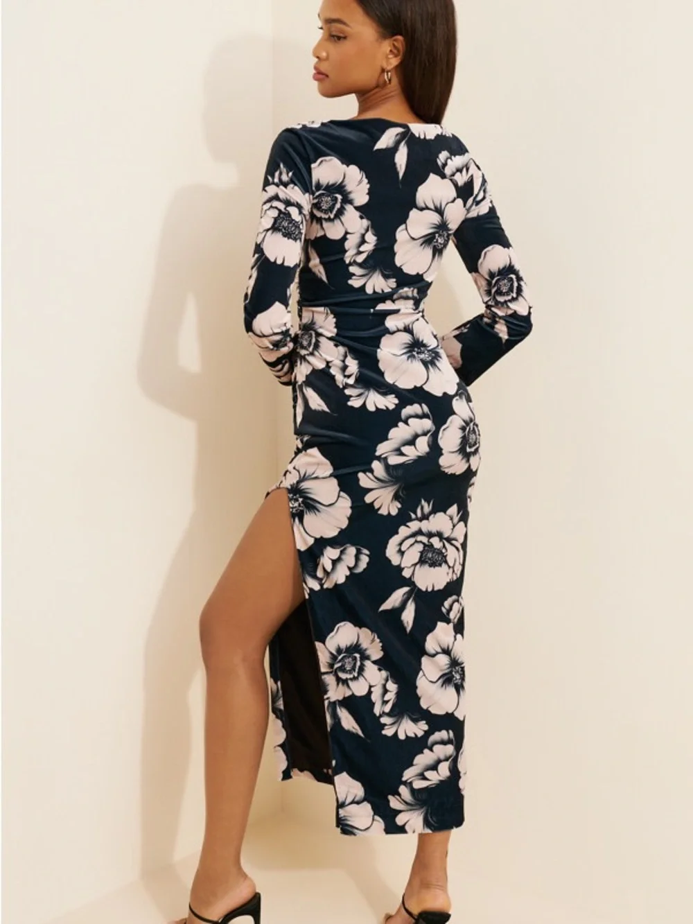 BHLDN Long Sleeve Black Velvet Dress Size SP Luxury Wedding Guest - Picture 3 of 13